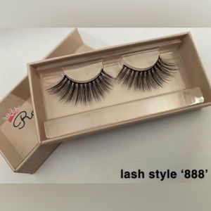 lash style ‘888’